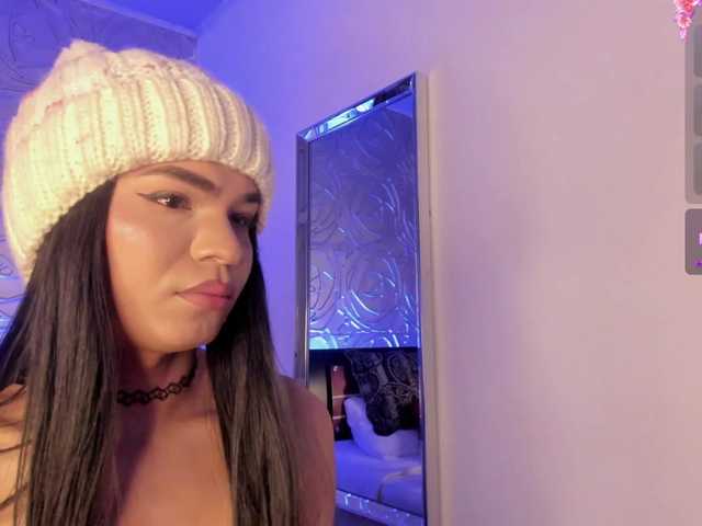 Live sex webcam photo for -veennus- #291189600