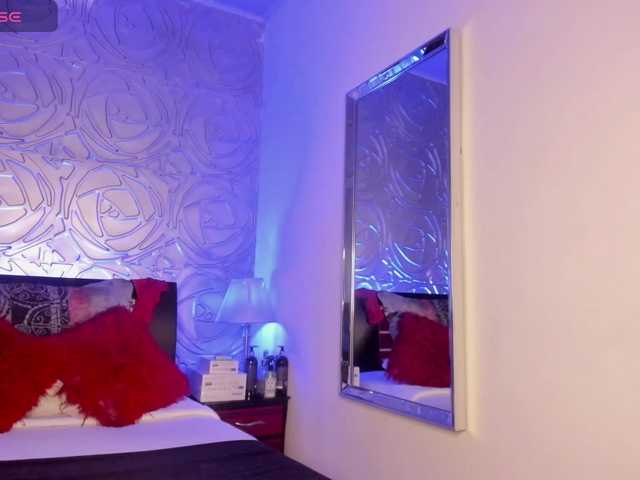 Live sex webcam photo for -veennus- #291250858