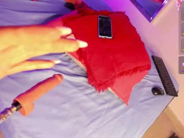 Live sex webcam photo for -veennus- #292764436