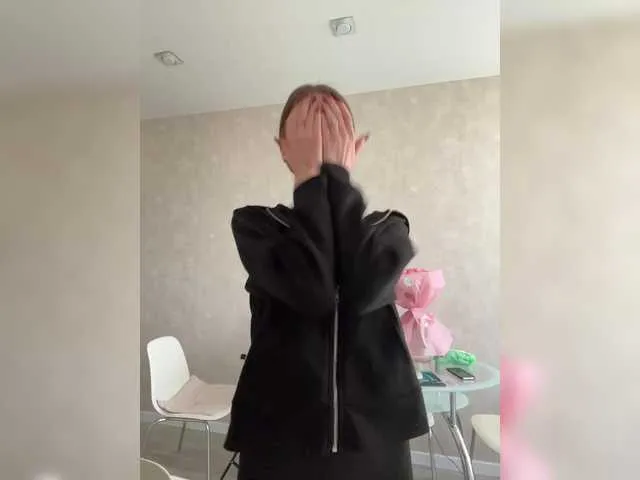 Live sex webcam photo for -viksik- #290868990