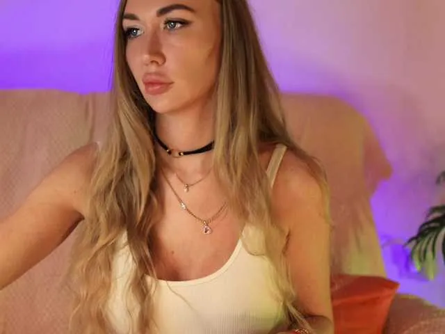 Live sex webcam photo for -white-kitty- #276036154