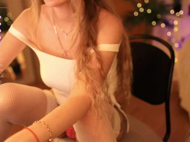 Live sex webcam photo for -white-kitty- #276391853