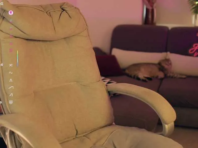 Live sex webcam photo for -white-kitty- #292314911