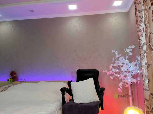 Live sex webcam photo for -wowFox- #271791217