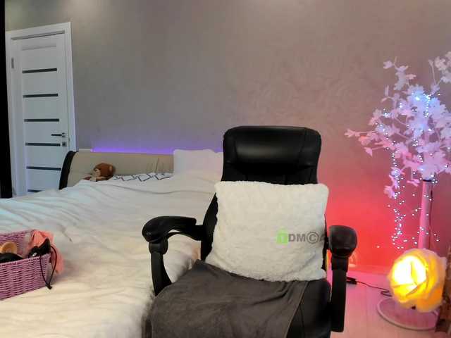 Live sex webcam photo for -wowFox- #272203024