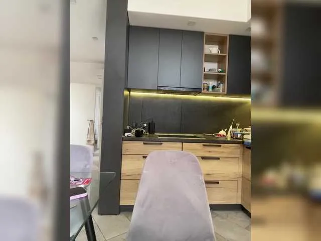 Live sex webcam photo for -wowFox- #291213757