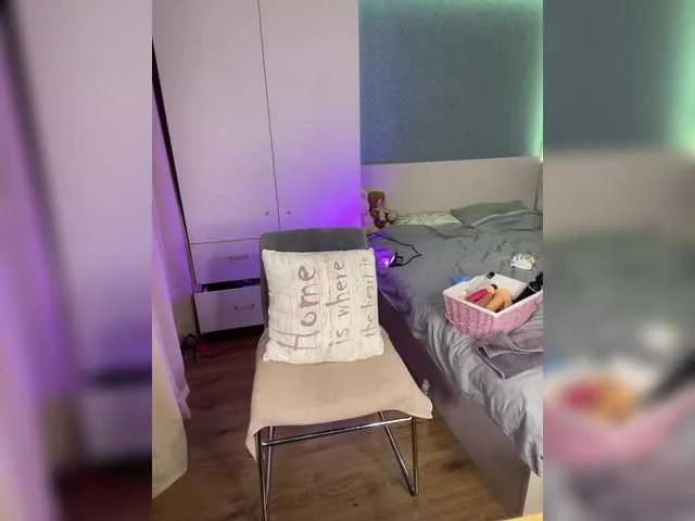 Live sex webcam photo for -wowFox- #291976254