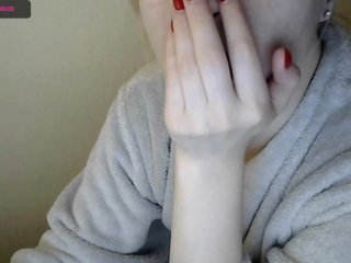 Live sex webcam photo for -x777x- #214288351