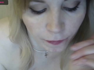 Live sex webcam photo for -x777x- #219555843