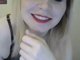 Live sex webcam photo for -x777x- #221379992