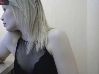 Live sex webcam photo for -x777x- #221383460