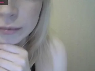 Live sex webcam photo for -x777x- #222157341