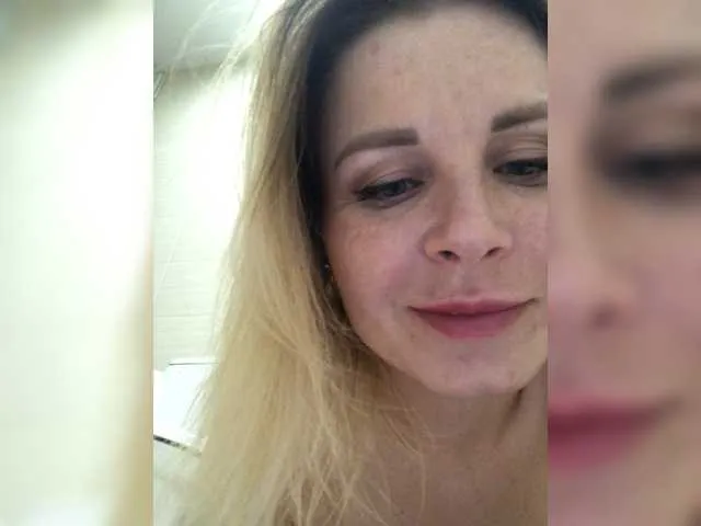 Live sex webcam photo for -x777x- #273205724