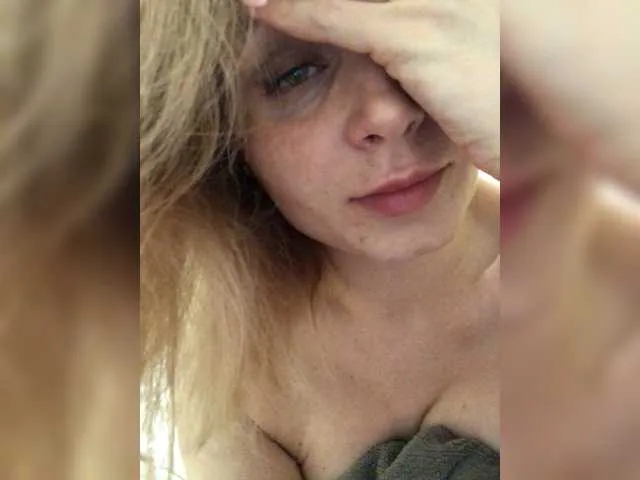 Live sex webcam photo for -x777x- #273649149