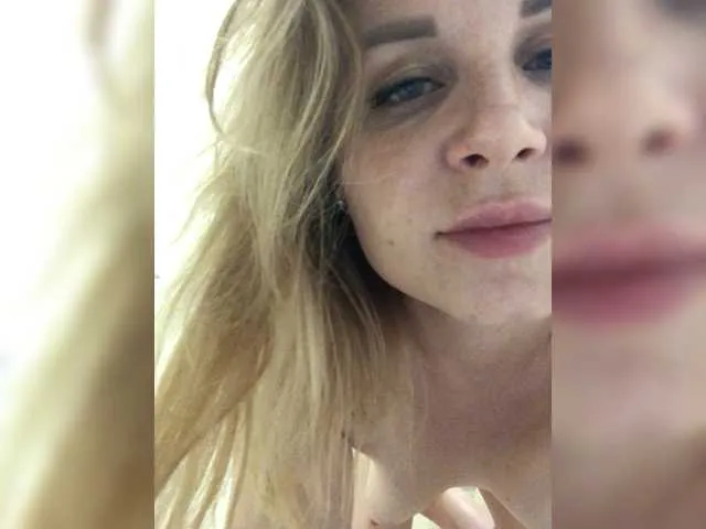 Live sex webcam photo for -x777x- #273681037