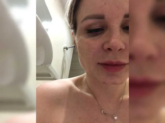 Live sex webcam photo for -x777x- #273840572