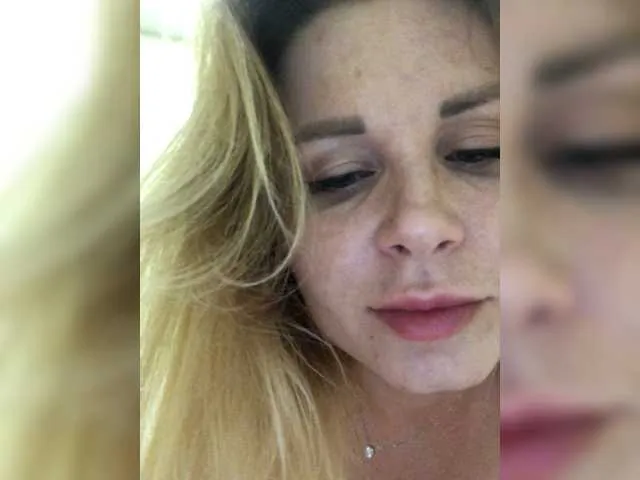 Live sex webcam photo for -x777x- #273863470