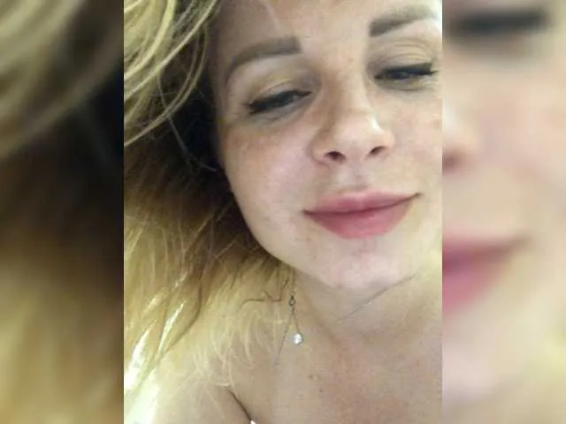 Live sex webcam photo for -x777x- #273962022