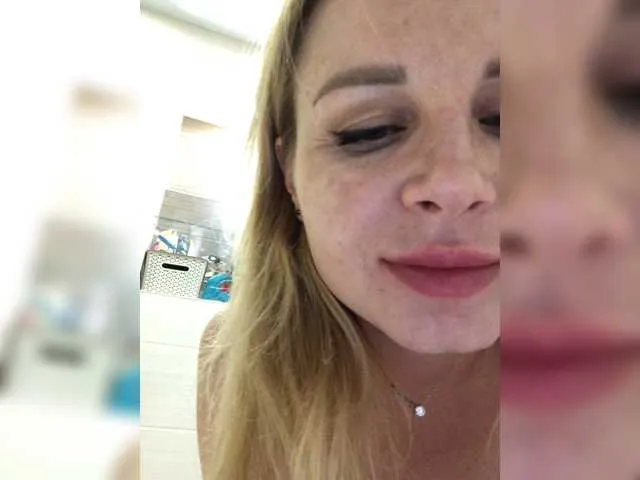 Live sex webcam photo for -x777x- #274214565