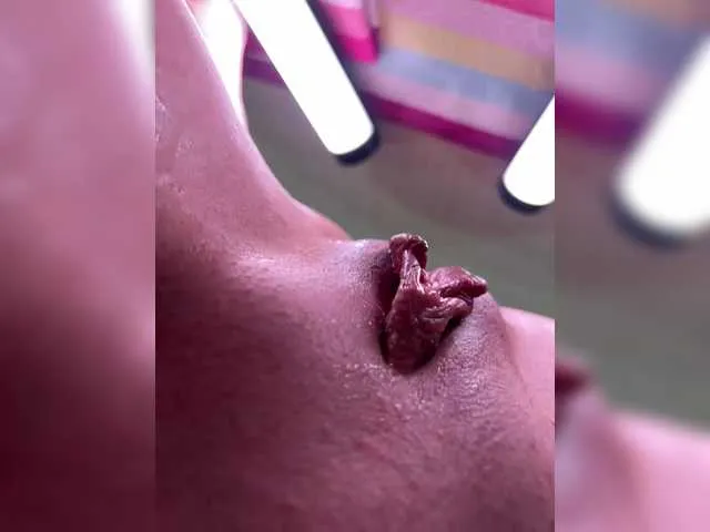 Live sex webcam photo for -x777x- #292251838