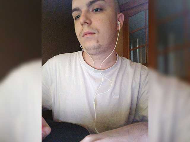 Live sex webcam photo for 00loshka00 #277986720