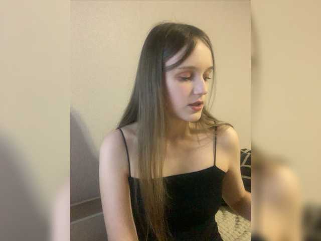 Live sex webcam photo for 1-Di-1 #277660340