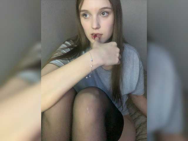 Live sex webcam photo for 1-Di-1 #277706347