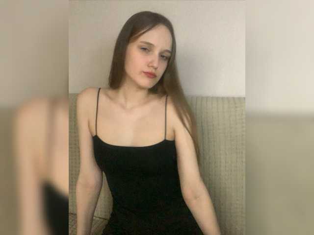 Live sex webcam photo for 1-Di-1 #277840882