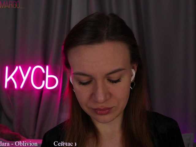 Live sex webcam photo for 1-x #291310617