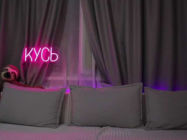 Live sex webcam photo for 1-x #291612829