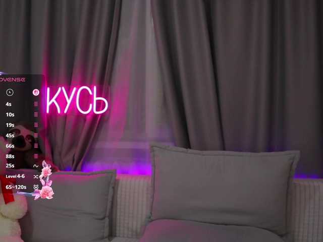 Live sex webcam photo for 1-x #291711577