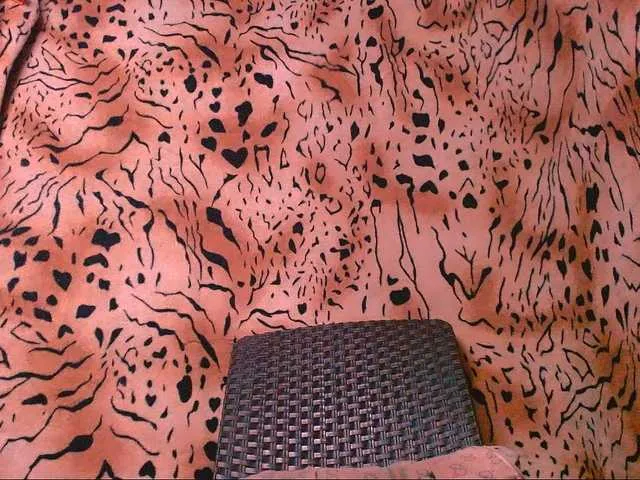Live sex webcam photo for 11NCHSELFSUCKTS #278149712