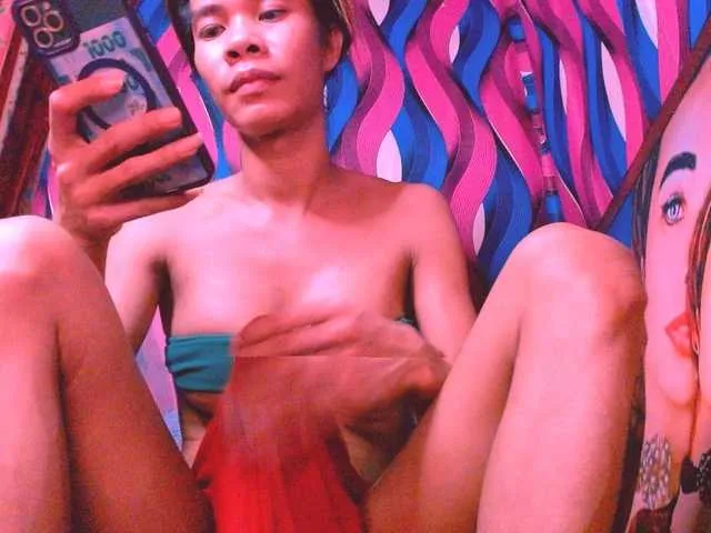 Live sex webcam photo for 11NCHSELFSUCKTS #288088960
