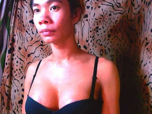 Live sex webcam photo for 11NCHSELFSUCKTS #290403787