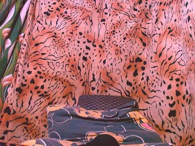 Live sex webcam photo for 11NCHSELFSUCKTS #290415991