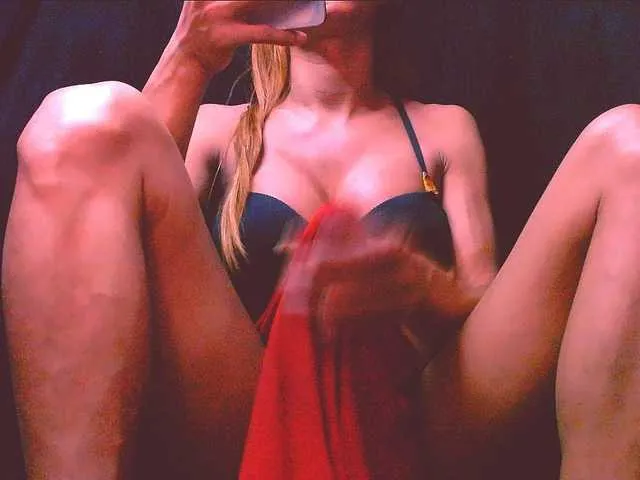 Live sex webcam photo for 11NCHSELFSUCKTS #290474253