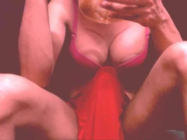 Live sex webcam photo for 11NCHSELFSUCKTS #291155776