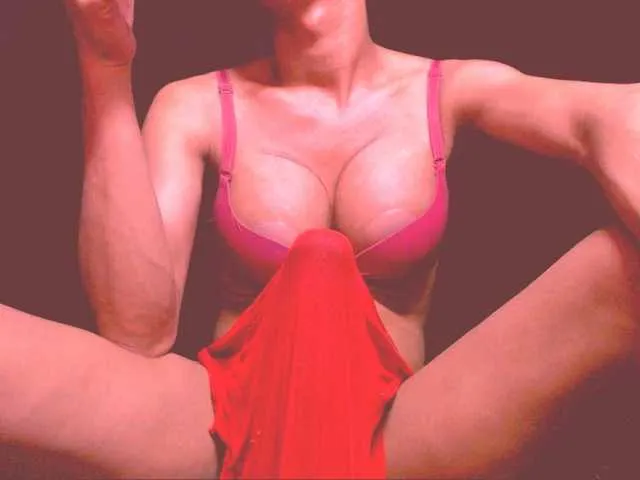 Live sex webcam photo for 11NCHSELFSUCKTS #291157989