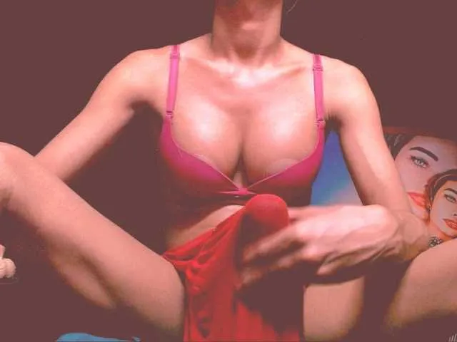 Live sex webcam photo for 11NCHSELFSUCKTS #291363453