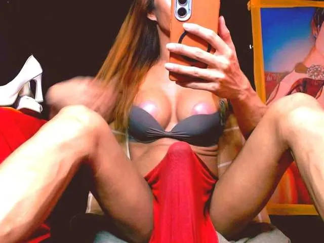 Live sex webcam photo for 11NCHSELFSUCKTS #292472191