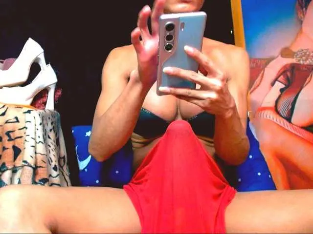 Live sex webcam photo for 11NCHSELFSUCKTS #293223902