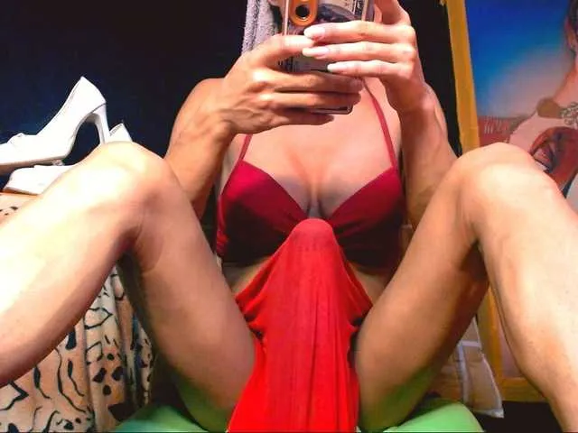 Live sex webcam photo for 11NCHSELFSUCKTS #293311960