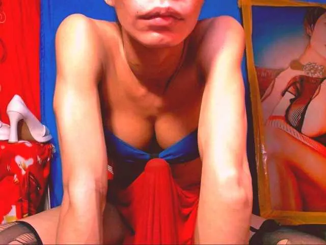 Live sex webcam photo for 11NCHSELFSUCKTS #294161264