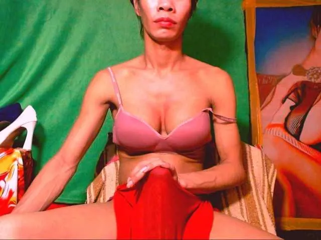 Live sex webcam photo for 11NCHSELFSUCKTS #294271326