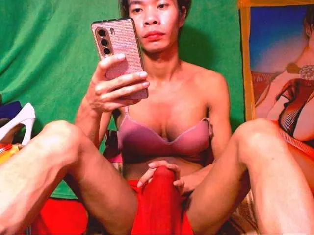 Live sex webcam photo for 11NCHSELFSUCKTS #294272451
