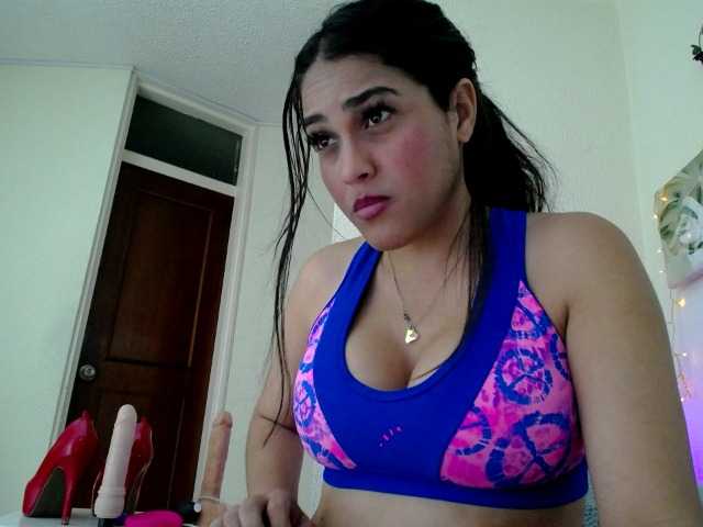 Live sex webcam photo for 11mollysweet #277738142