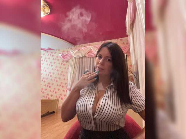 Live sex webcam photo for 17Alisa1717 #274127518