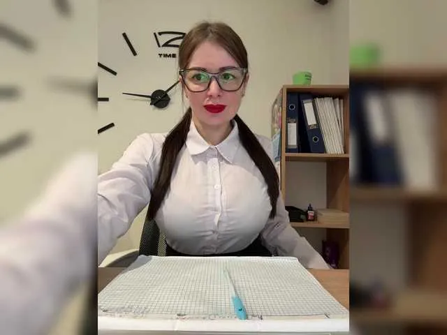 Live sex webcam photo for 17Alisa1717 #290826947