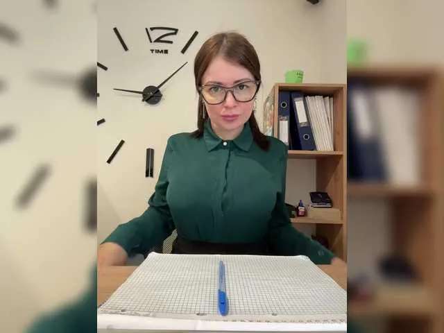 Live sex webcam photo for 17Alisa1717 #290860401