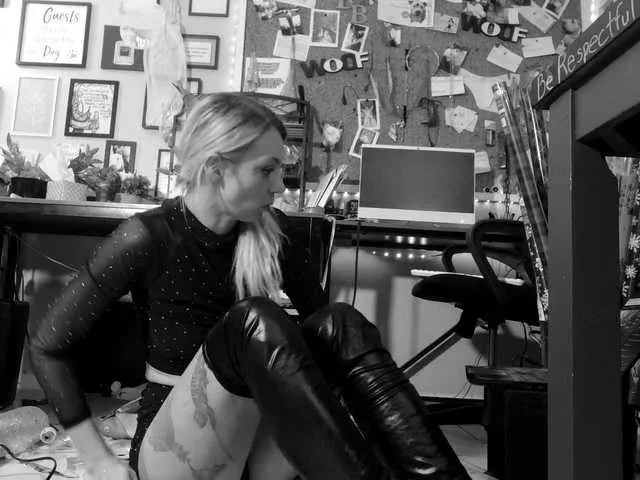 Live sex webcam photo for 1800fckyu #277021577